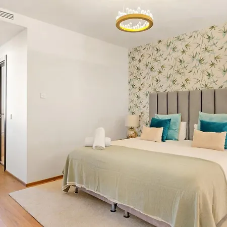 Vacation I Finesse, Luxury Villa, Golden Mile, Swimming-pools, Sauna, Spa, Gym, Minutes From Golfs And Beaches Marbella