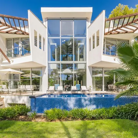 Vacation I Finesse, Luxury Villa, Golden Mile, Swimming-pools, Sauna, Spa, Gym, Minutes From Golfs And Beaches Marbella