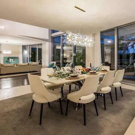 Vacation I Finesse, Luxury Villa, Golden Mile, Swimming-pools, Sauna, Spa, Gym, Minutes From Golfs And Beaches Villa Marbella