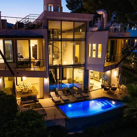 Vacation I Finesse, Luxury Villa, Golden Mile, Swimming-pools, Sauna, Spa, Gym, Minutes From Golfs And Beaches Marbella