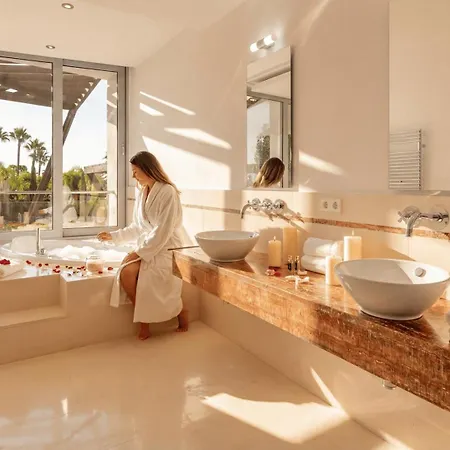 Vacation I Finesse, Luxury Villa, Golden Mile, Swimming-pools, Sauna, Spa, Gym, Minutes From Golfs And Beaches Willa Marbella