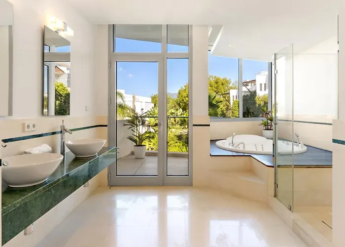 Vacation I Finesse, Luxury Villa, Golden Mile, Swimming-pools, Sauna, Spa, Gym, Minutes From Golfs And Beaches Willa Marbella