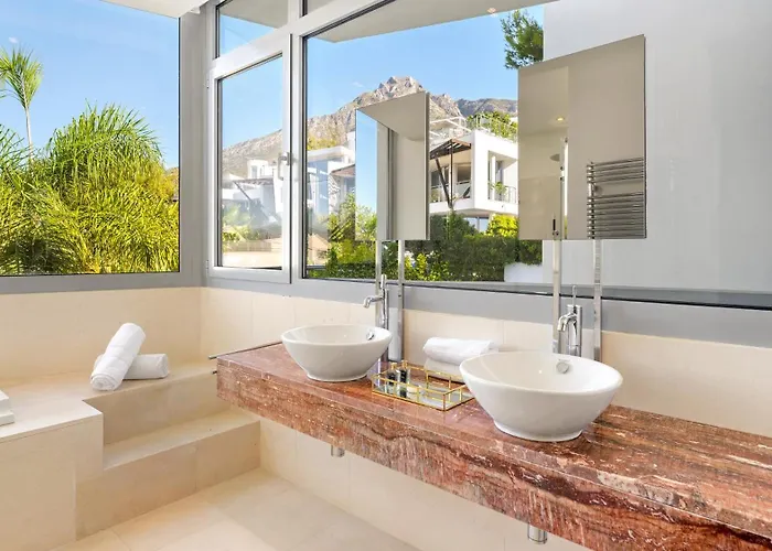 Βίλα Vacation I Finesse, Luxury Villa, Golden Mile, Swimming-pools, Sauna, Spa, Gym, Minutes From Golfs And Beaches