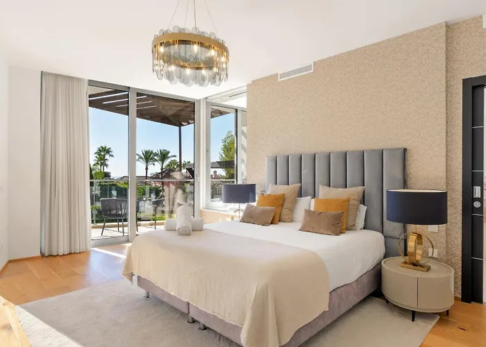 Βίλα Vacation I Finesse, Luxury Villa, Golden Mile, Swimming-pools, Sauna, Spa, Gym, Minutes From Golfs And Beaches