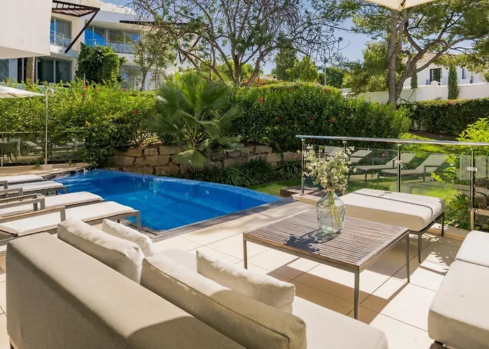 Vacation I Finesse, Luxury Villa, Golden Mile, Swimming-pools, Sauna, Spa, Gym, Minutes From Golfs And Beaches Willa Marbella