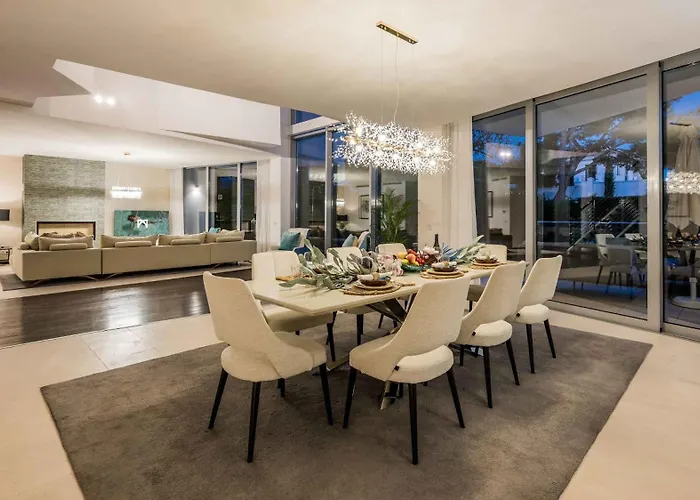 Vacation I Finesse, Luxury Villa, Golden Mile, Swimming-pools, Sauna, Spa, Gym, Minutes From Golfs And Beaches Willa Marbella