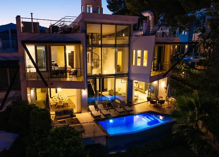 Vacation I Finesse, Luxury Villa, Golden Mile, Swimming-pools, Sauna, Spa, Gym, Minutes From Golfs And Beaches Marbella