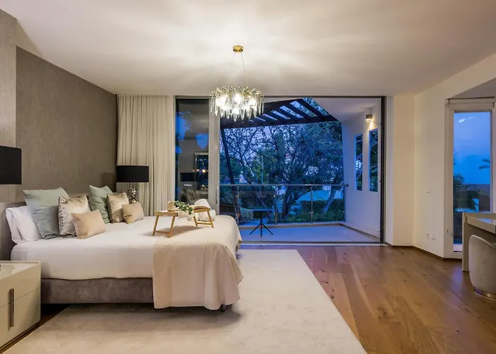 Vacation I Finesse, Luxury Villa, Golden Mile, Swimming-pools, Sauna, Spa, Gym, Minutes From Golfs And Beaches Willa Marbella