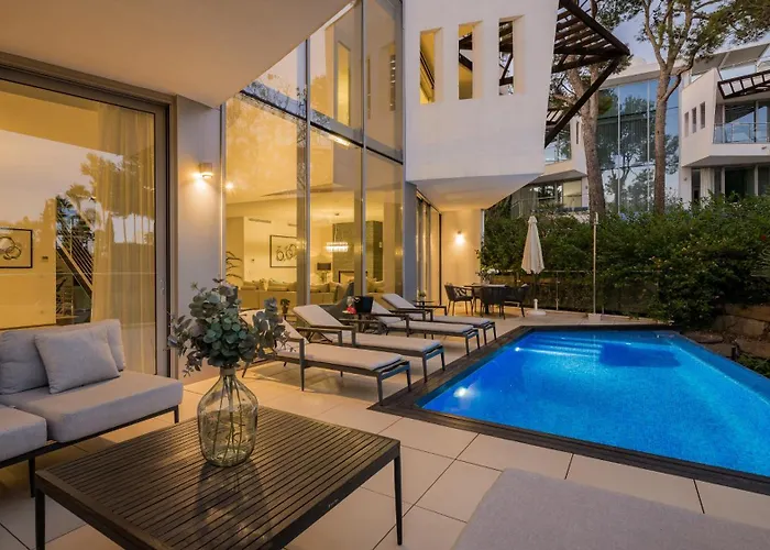 Βίλα Vacation I Finesse, Luxury Villa, Golden Mile, Swimming-pools, Sauna, Spa, Gym, Minutes From Golfs And Beaches