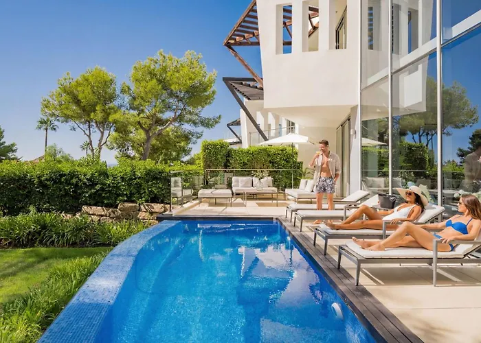 Vacation I Finesse, Luxury Villa, Golden Mile, Swimming-pools, Sauna, Spa, Gym, Minutes From Golfs And Beaches Willa