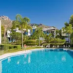 Vacation I Finesse, Luxury Villa, Golden Mile, Swimming-pools, Sauna, Spa, Gym, Gated Community, Minutes From Golfs And Beaches * Marbella